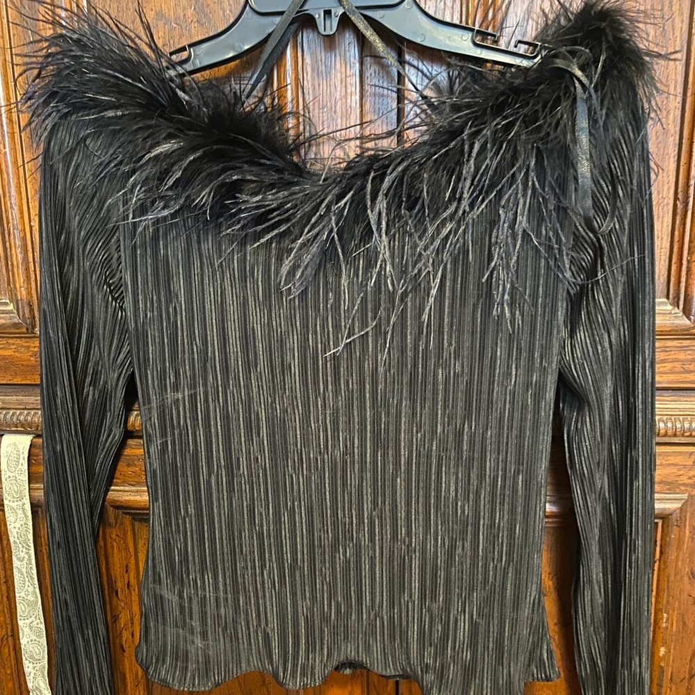 Off shoulder feather blouse
